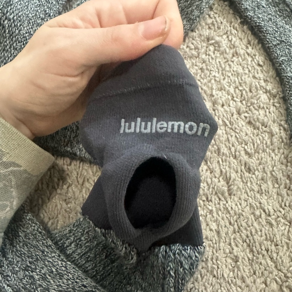 Lululemon Athletica Charcoal and Black Knit Women’s Leg Warmers - Picture 2 of 4